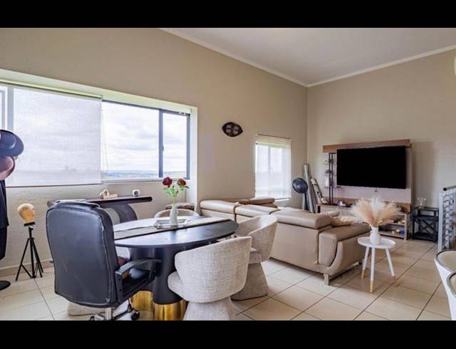 2 BEDROOM APARTMENT FOR SALE IN JACKAL CREEK GOLF ESTATE